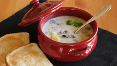 Hřejivá smetanová polévka, která probudí ty nejteplejší podzimní city. Jak ji připravit