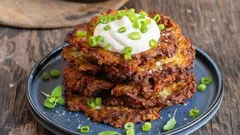 Tajemství dokonalých bramboráků: tradiční recept a tipy na křupavou kůrčičku