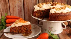 Mrkvový dort s ořechy a skořicí – recept na dezert pro příjemné odpolední posezení u čaje