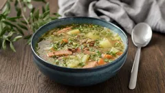 Čočková polévka s uzeninami: výživná inspirace s kouřovým nádechem. Úžasný recept